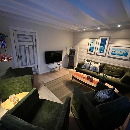 Kjosen Lodge, Lyngen. Lyngseidet Екстериор снимка