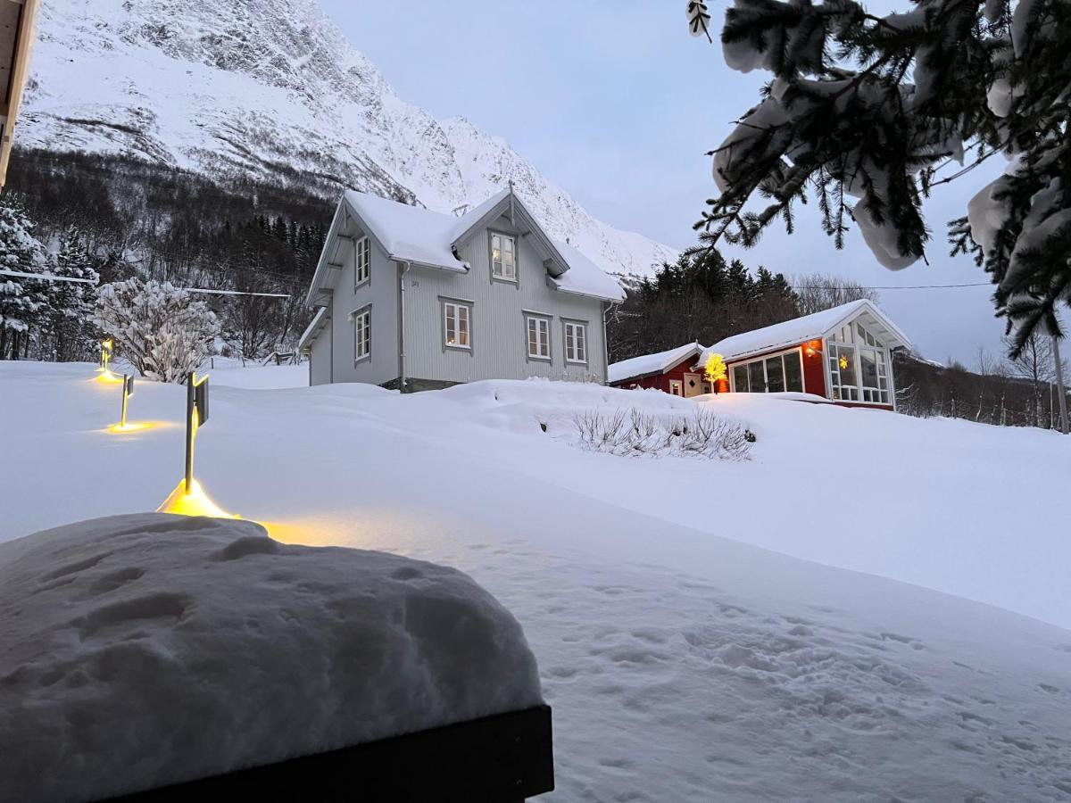 Kjosen Lodge, Lyngen. Lyngseidet Екстериор снимка