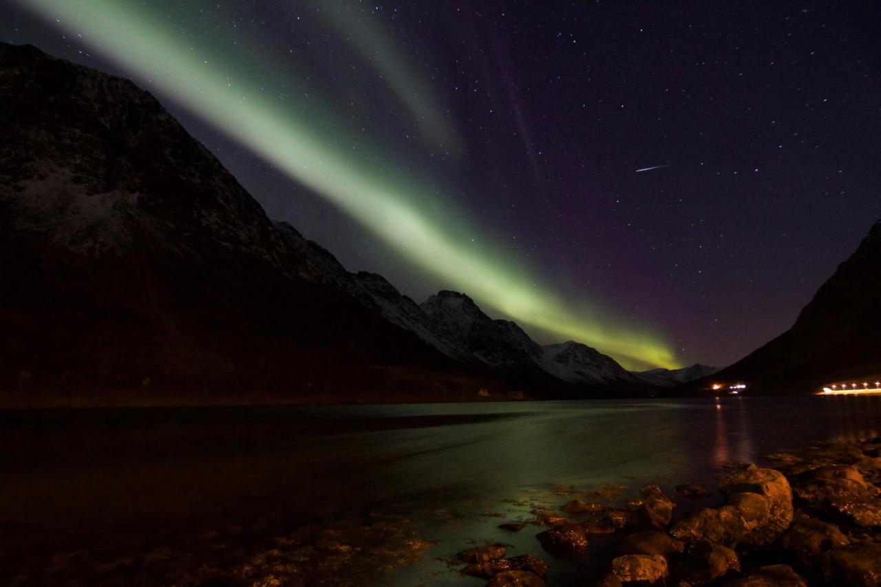 Kjosen Lodge, Lyngen. Lyngseidet Екстериор снимка