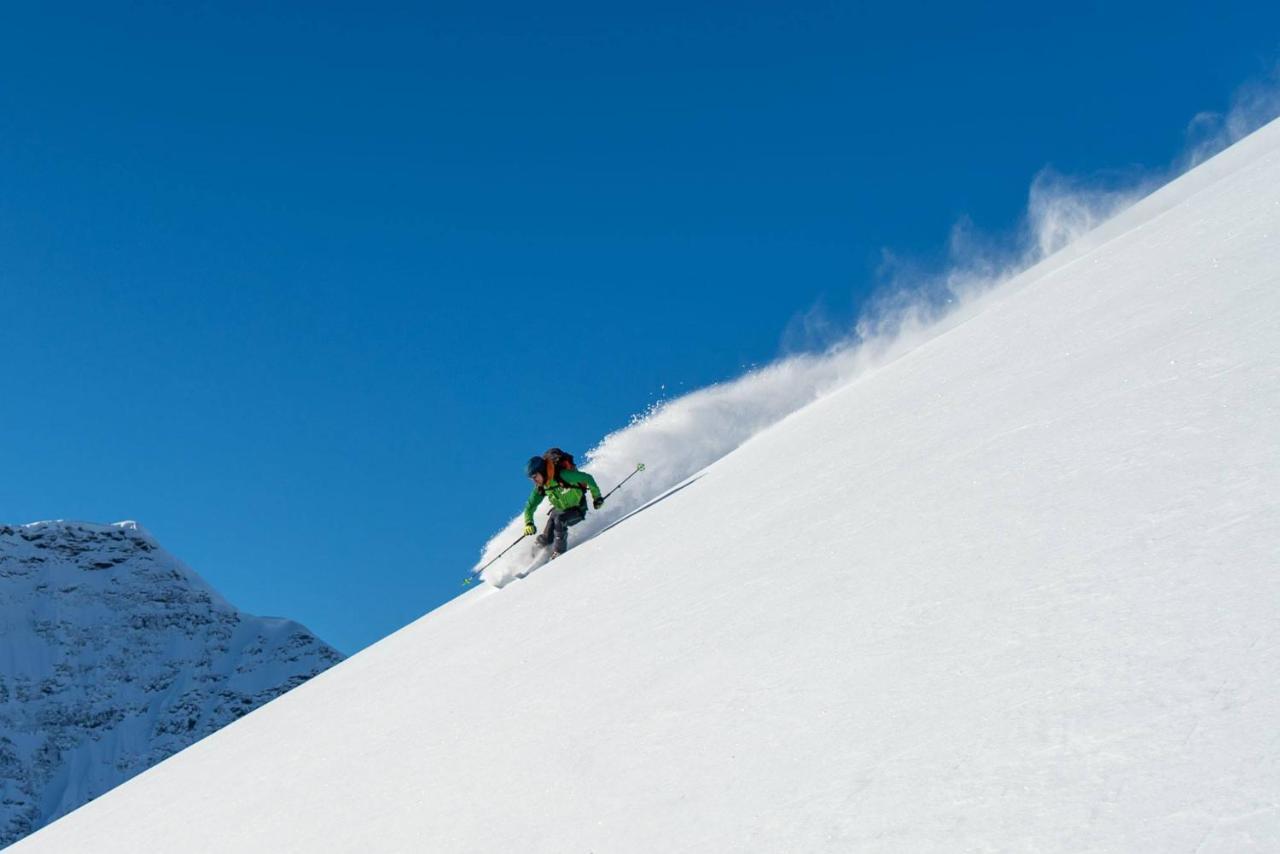 Kjosen Lodge, Lyngen. Lyngseidet Екстериор снимка