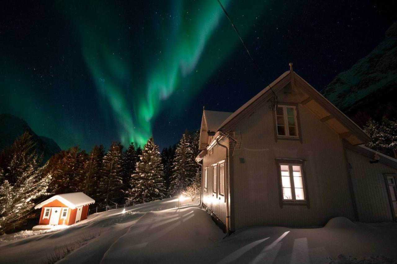 Kjosen Lodge, Lyngen. Lyngseidet Екстериор снимка