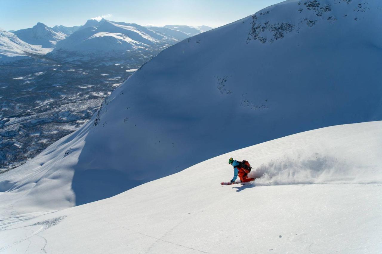 Kjosen Lodge, Lyngen. Lyngseidet Екстериор снимка